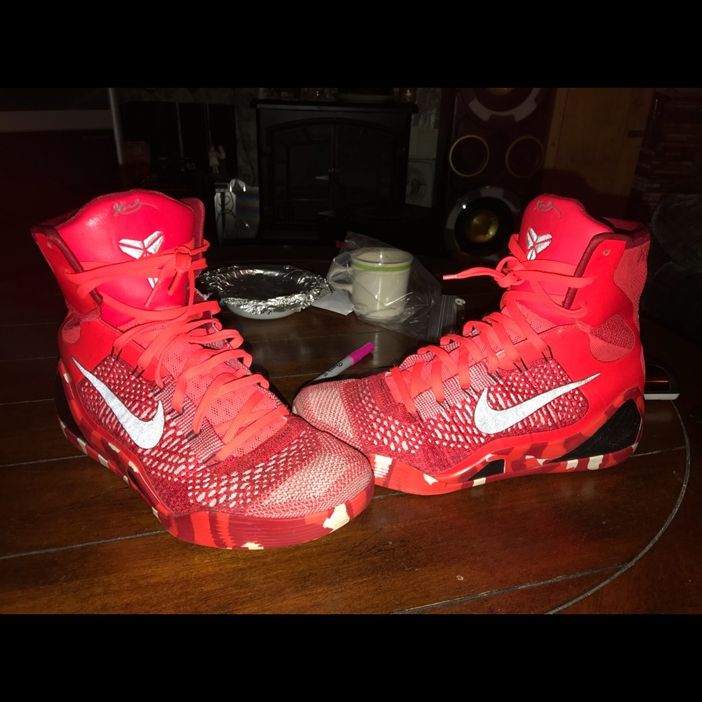 Kobe 9s Christmas limited edition